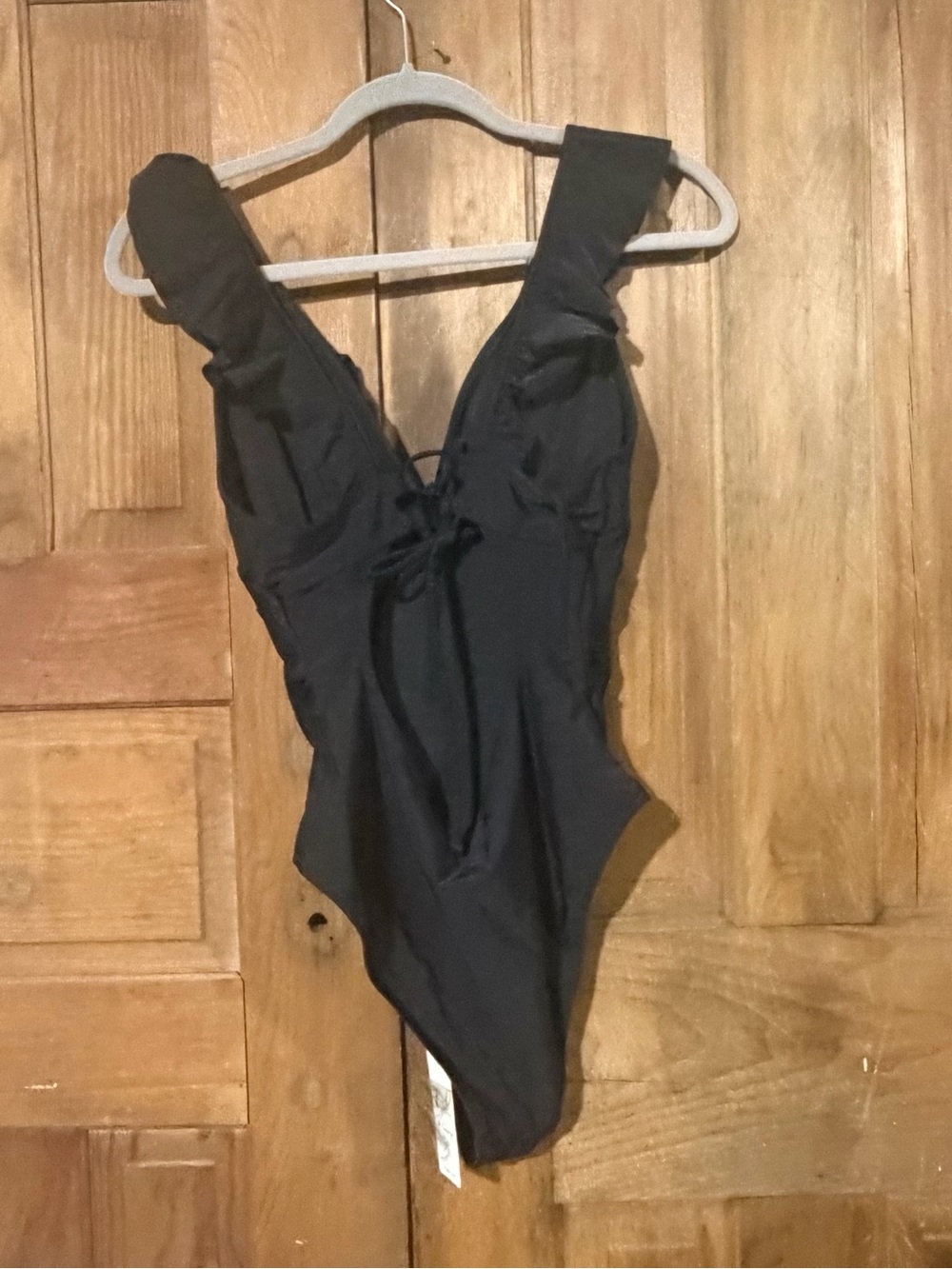 NWT – Cupshe – Ruffled Lace-Up One Piece Swimsuit – Black – Sz. L - Picture 5 of 10